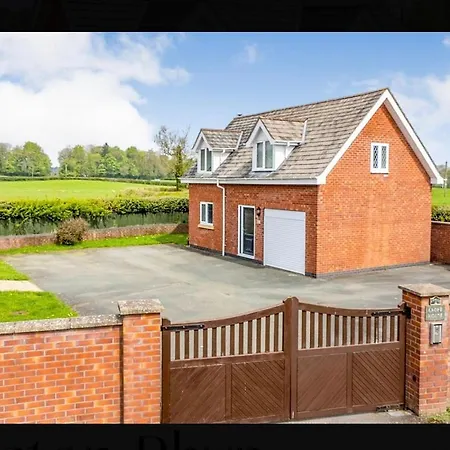 The Little House, Oswestry Apartment Exterior photo