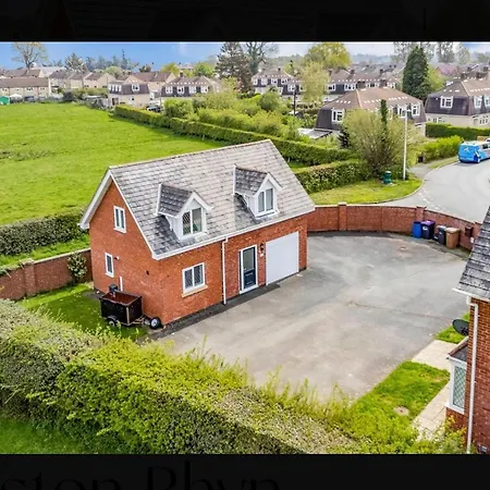 The Little House, Oswestry Apartment Exterior photo
